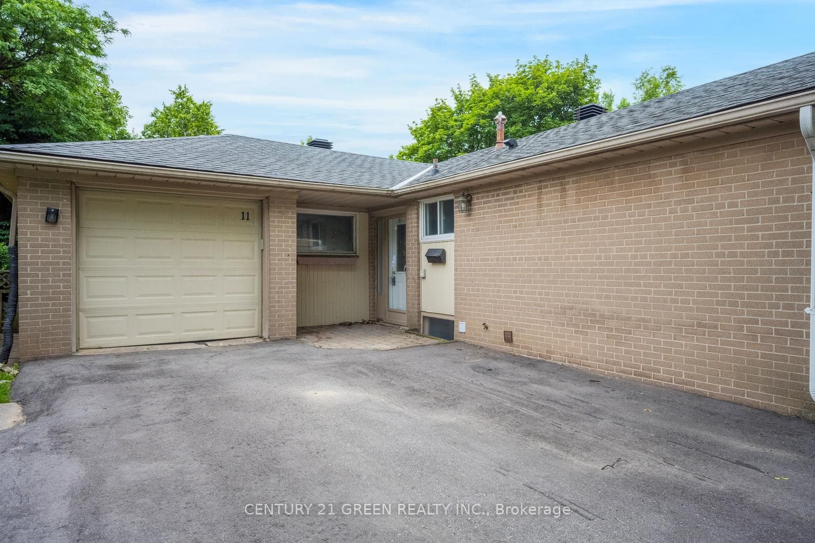 11 Burgby Avenue photo 3
