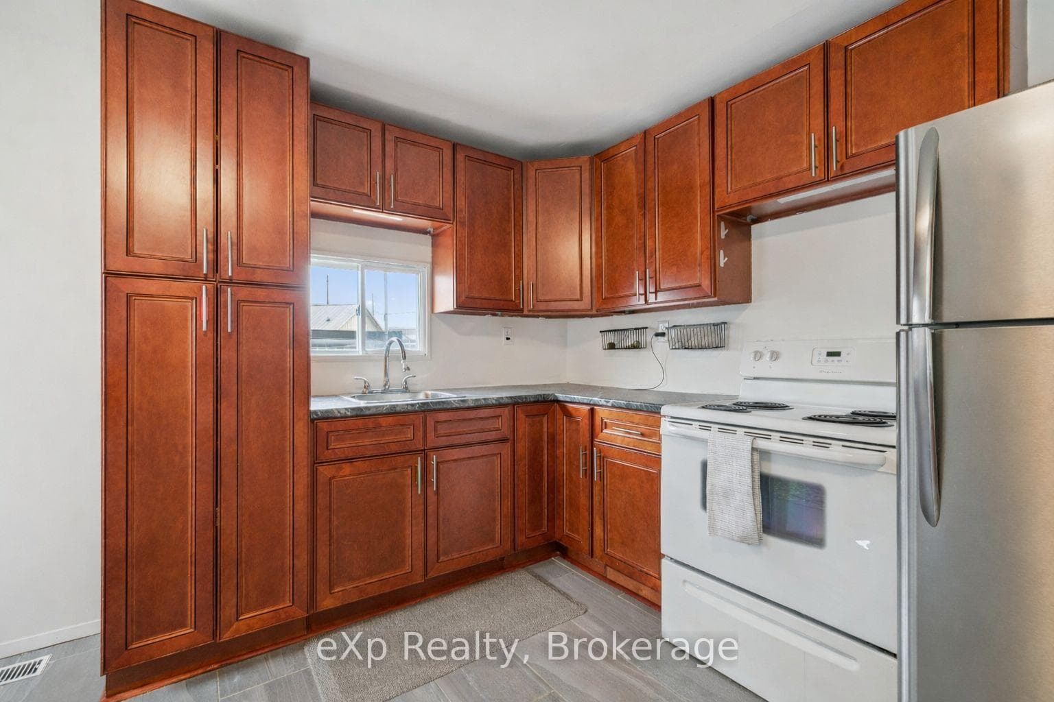 146 Victoria Road photo 12