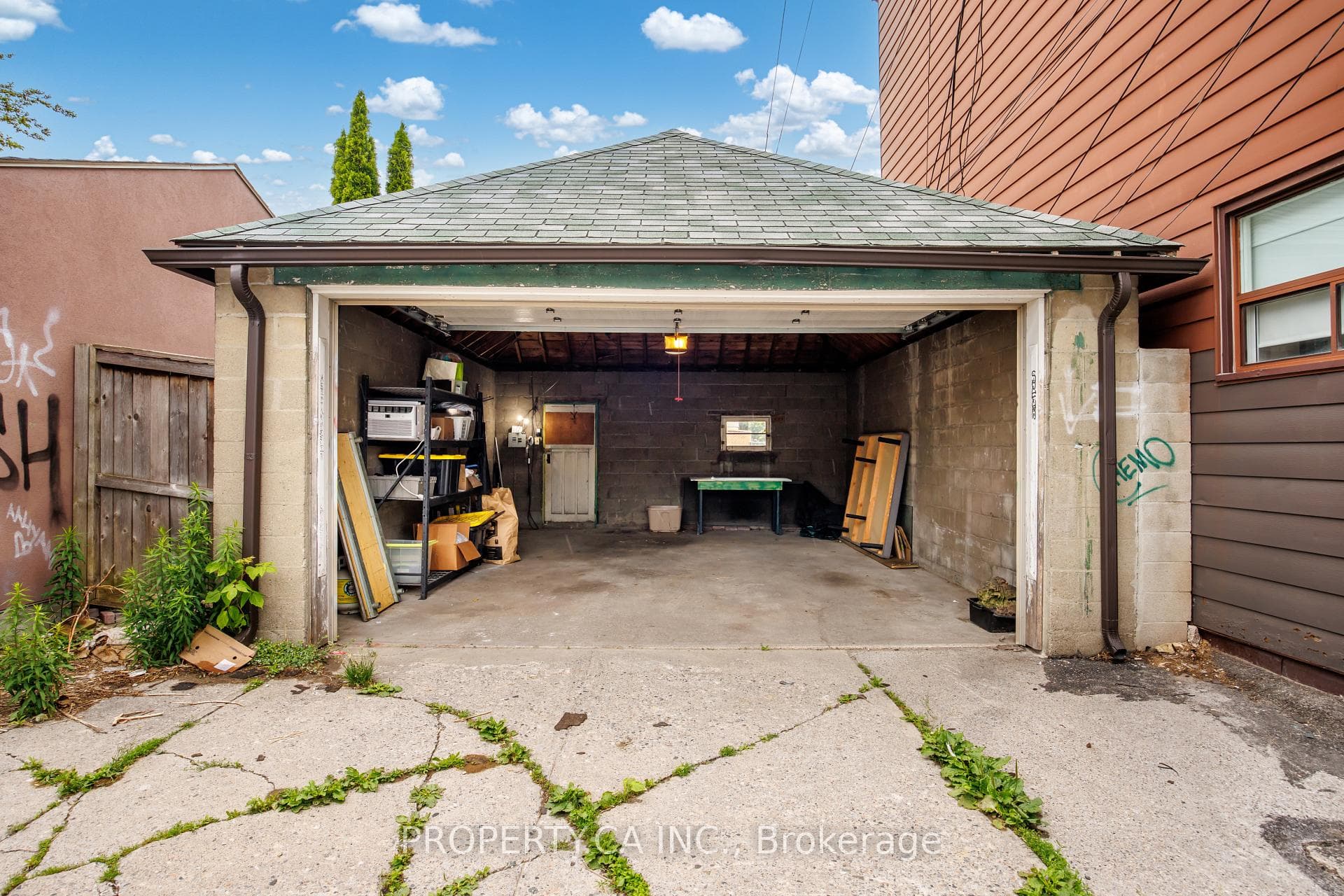 233 Clinton Street photo 32