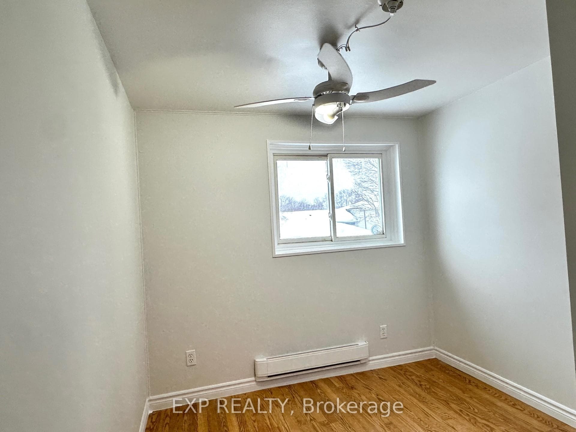 545 Parkview Crescent photo 11