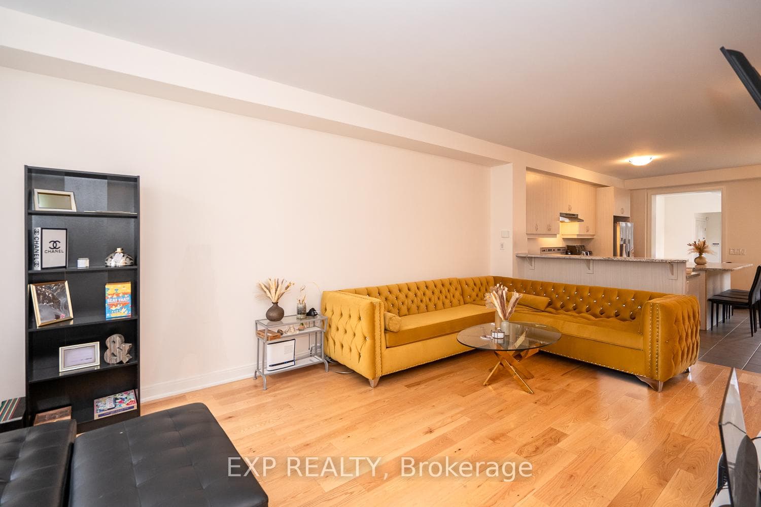 72 Pearman Crescent photo 4