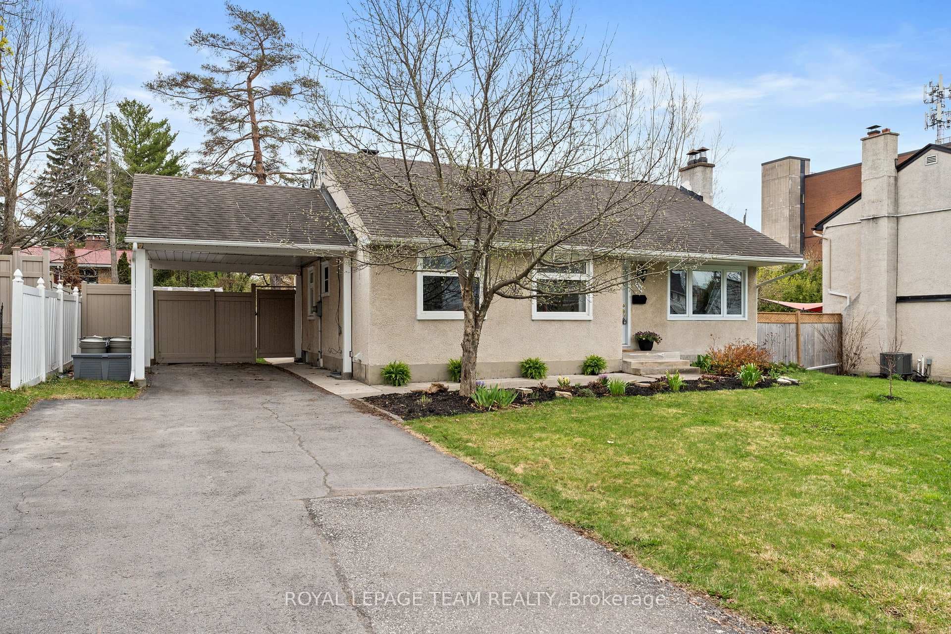 1266 Randall Avenue photo 3