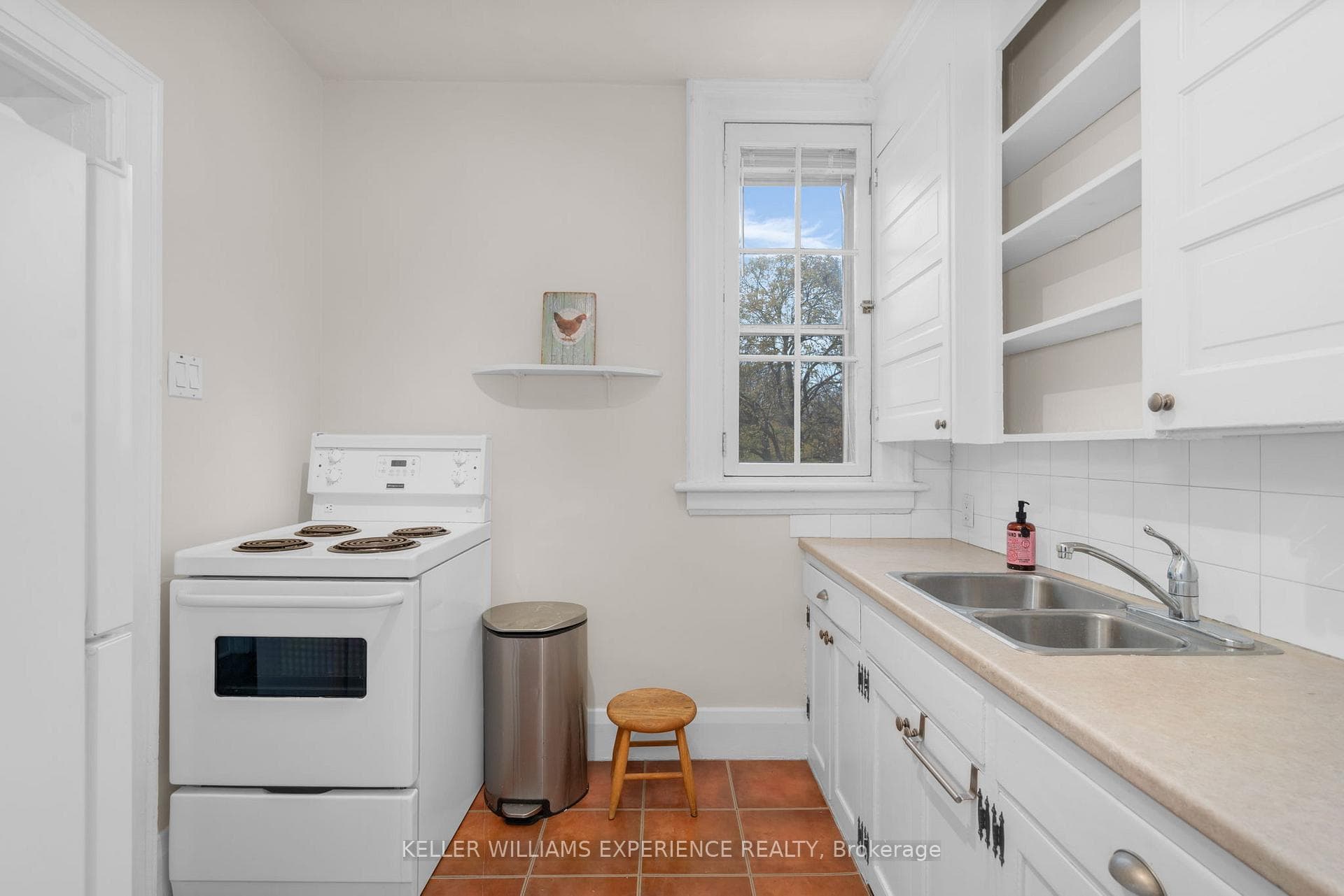 101 Clapperton Street Unit 6 photo 8