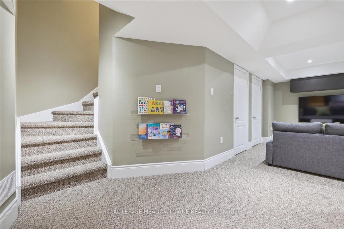 2162 Crestmont Drive photo 30