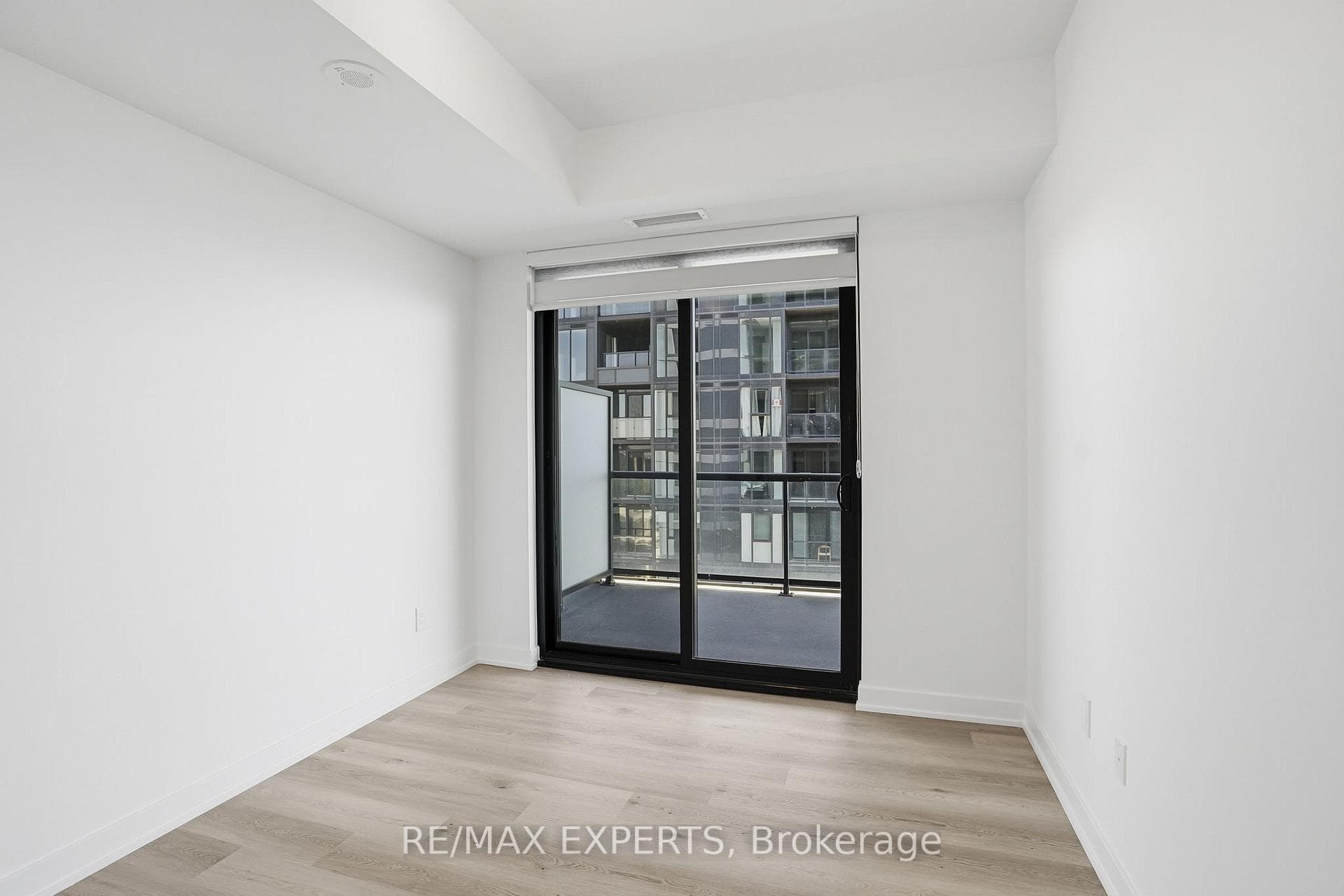 2075 Lakeshore Road Unit 2104 photo 16