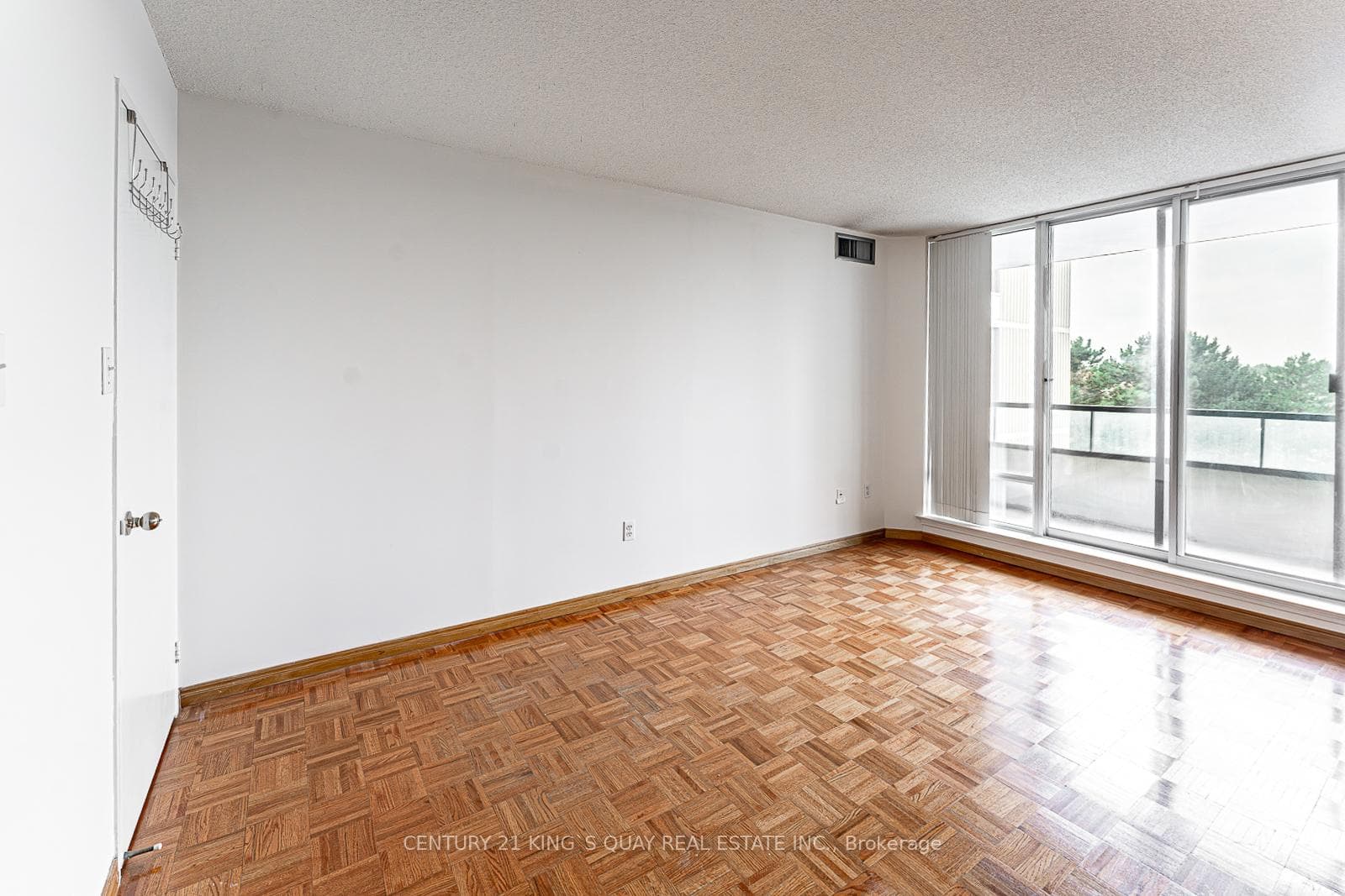 350 Alton Towers Circle Unit 401 photo 21