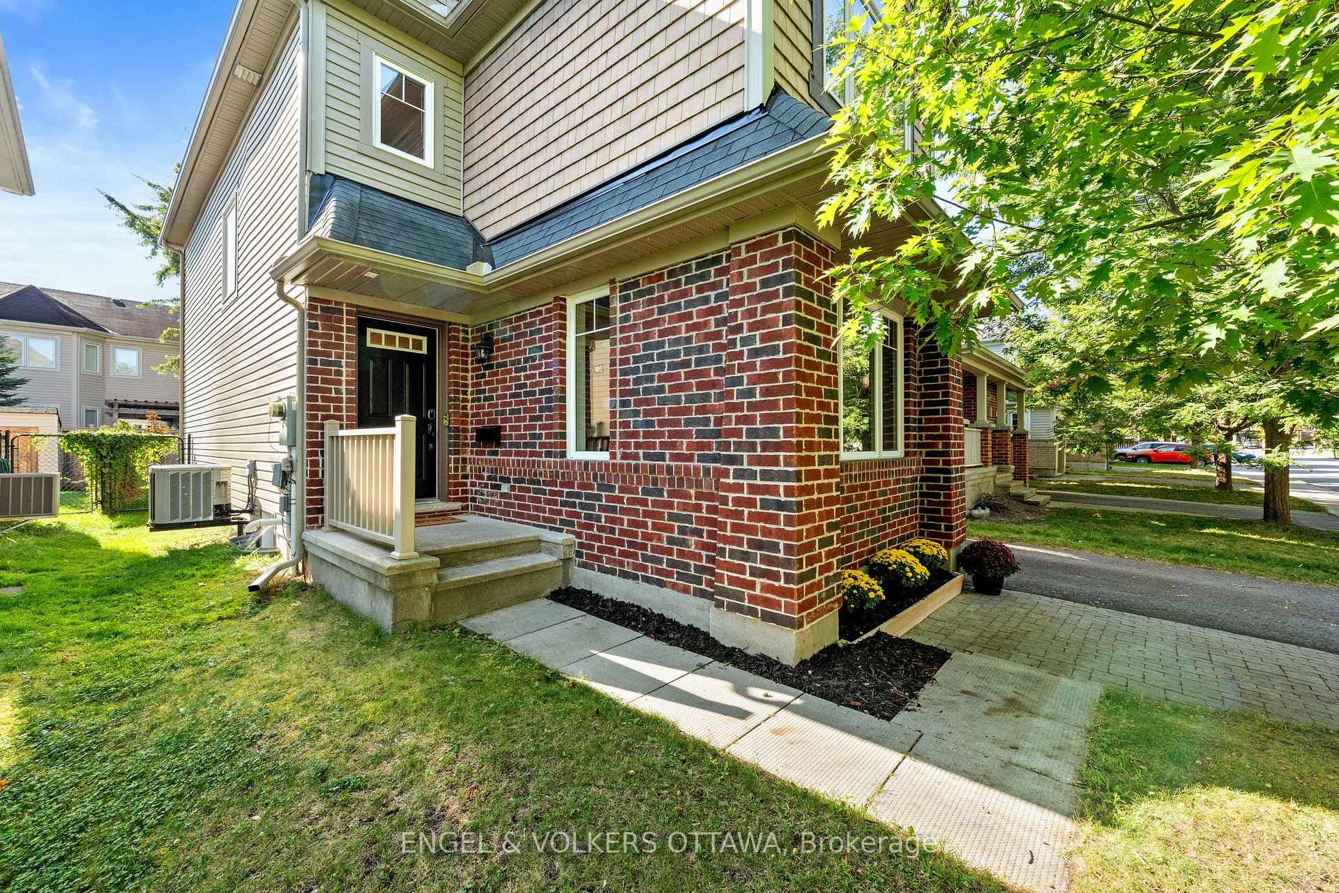 416 Vendevale Avenue photo 2