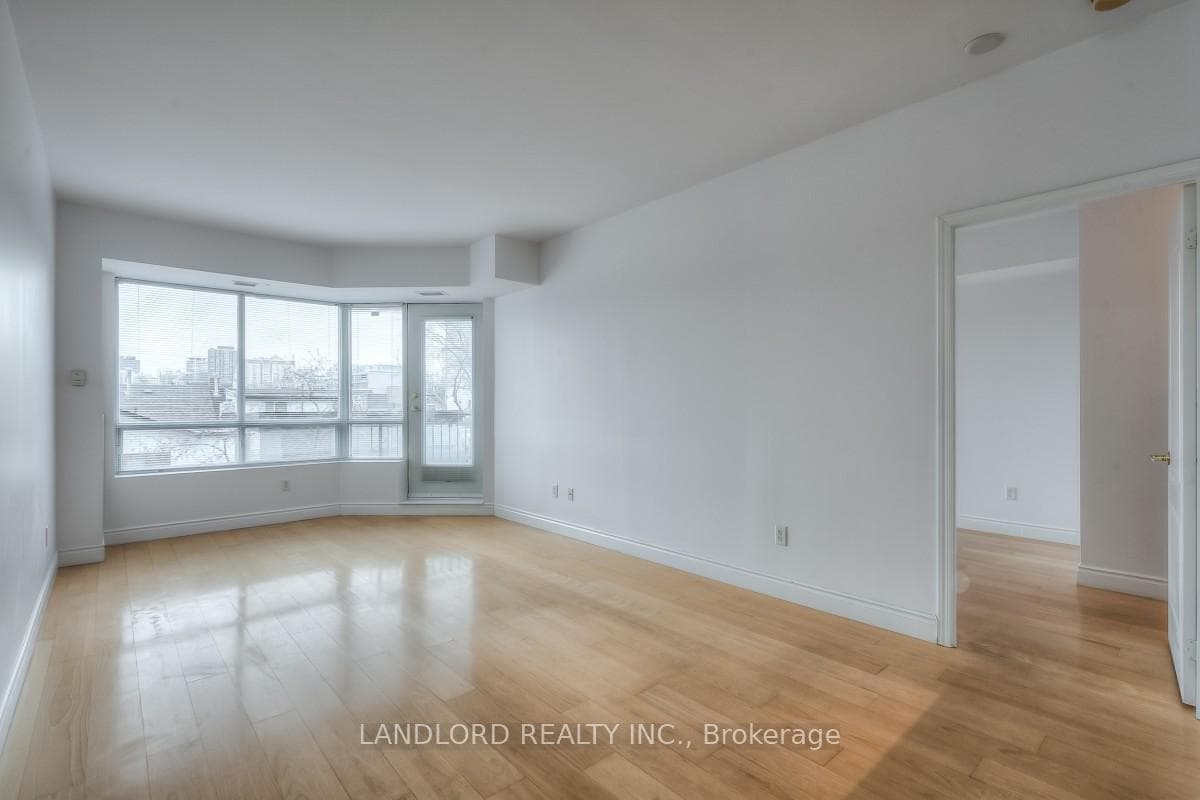 77 Mcmurrich Street Unit 307 photo 2