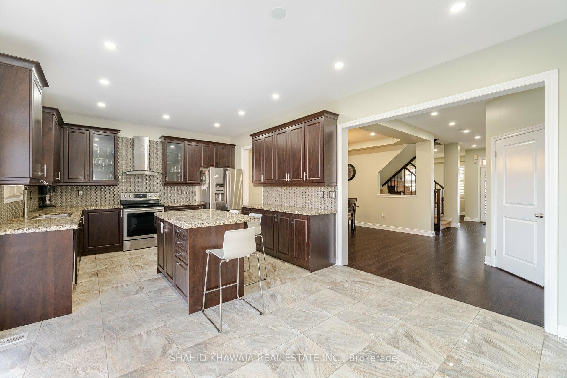 215 Rowe Terrace photo 10