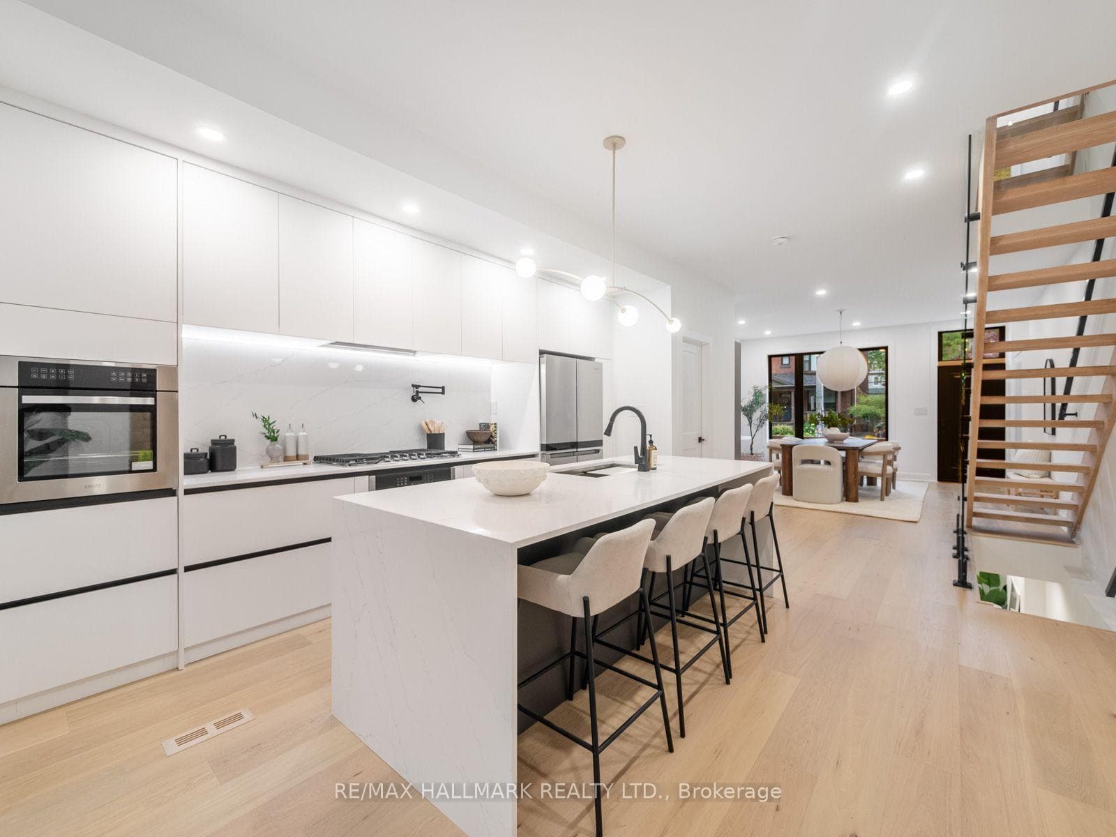 149 Victor Avenue photo 8