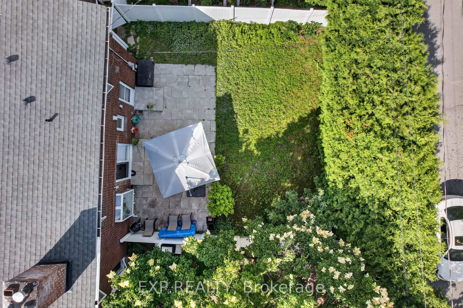 2490 Regina Street photo 22