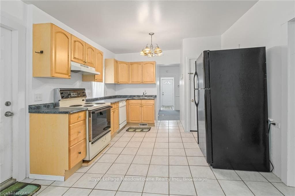 84 WELLINGTON Street photo 13