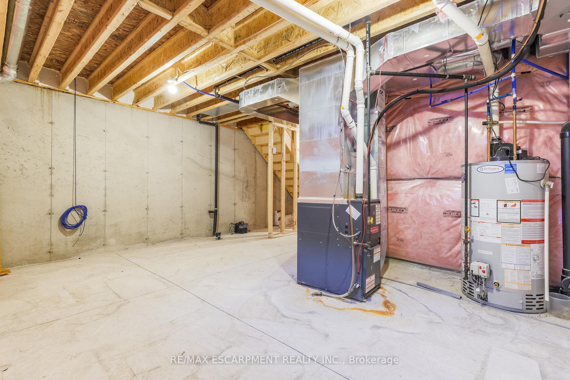 68 Esplanade Lane photo 31