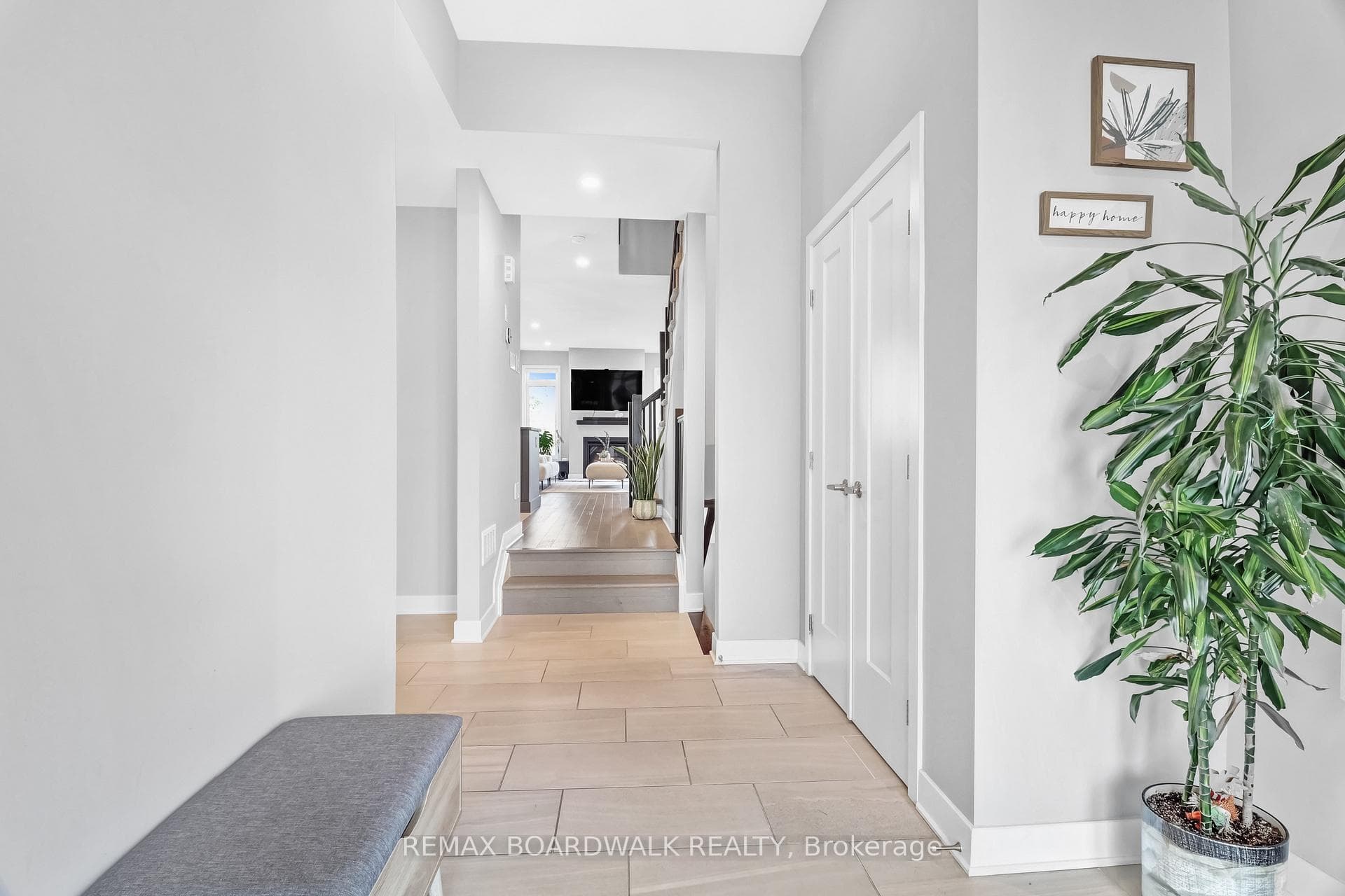 232 Bristol Crescent photo 18