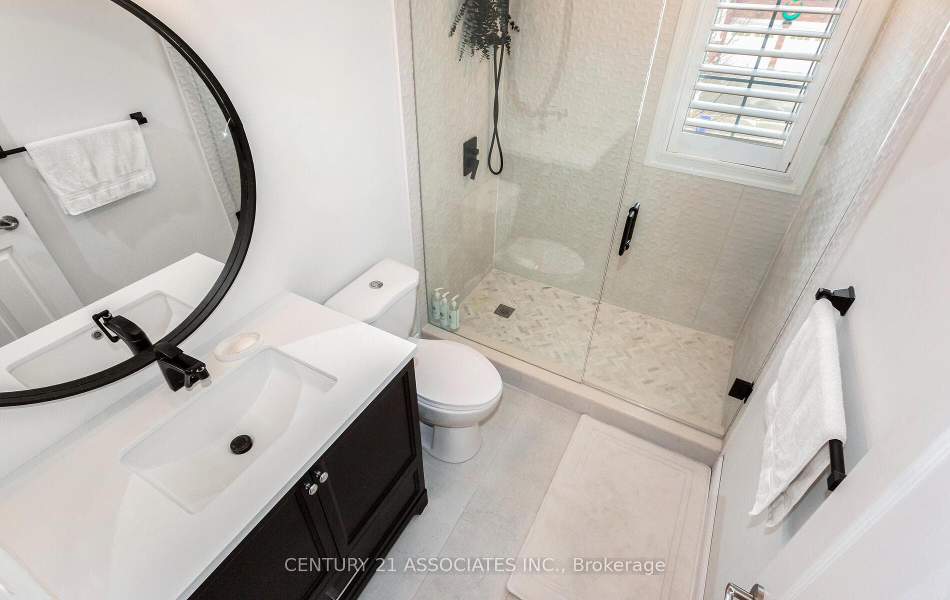 8 Stillwater Crescent Unit UPPER LEVEL photo 29