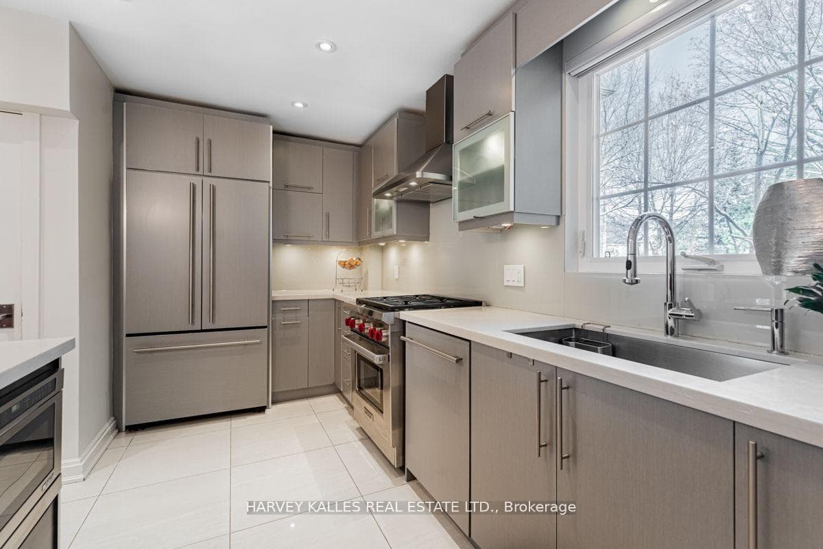 144 Armour Boulevard photo 15