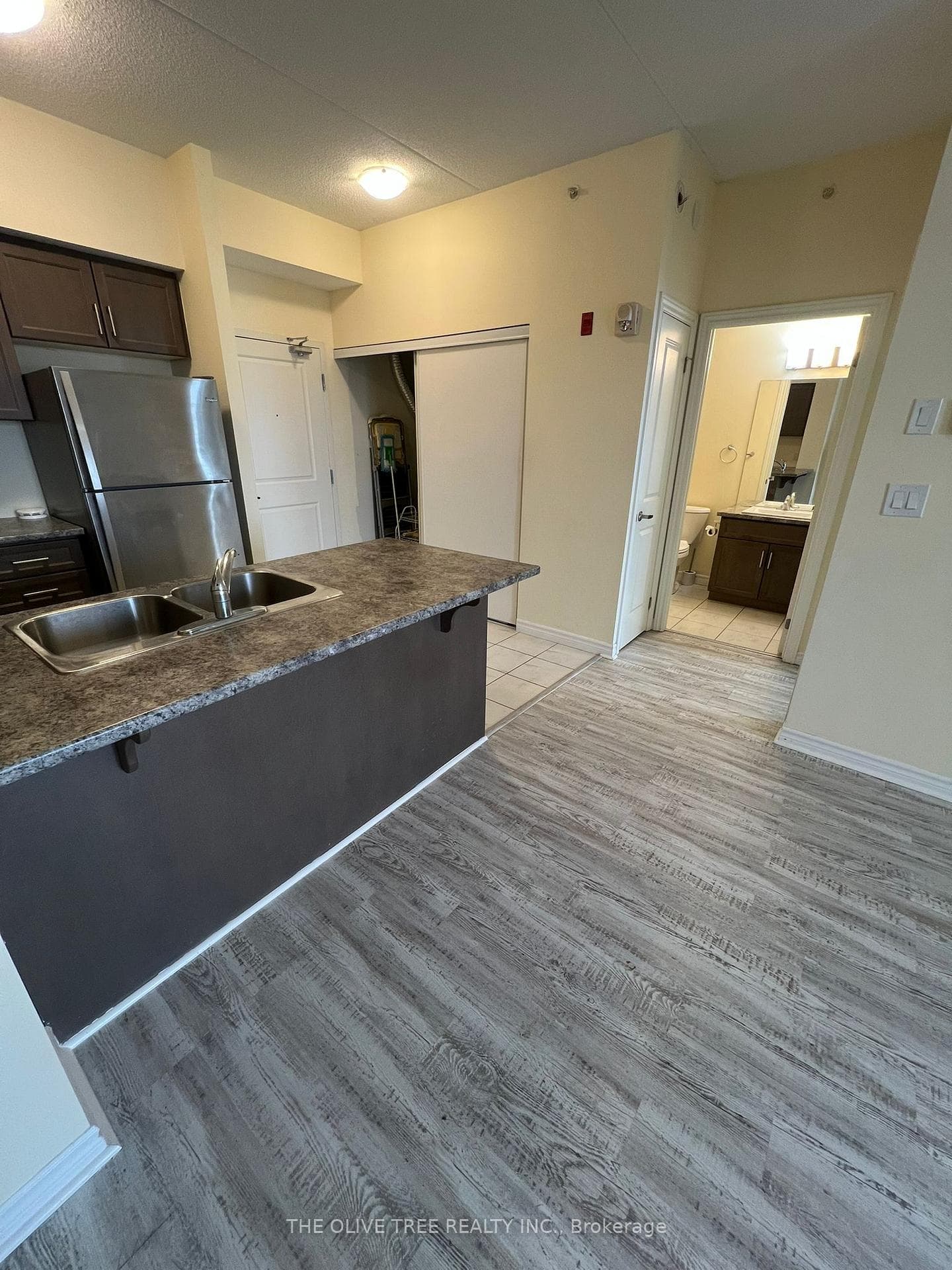 630 Sauve Street Unit 407 photo 20
