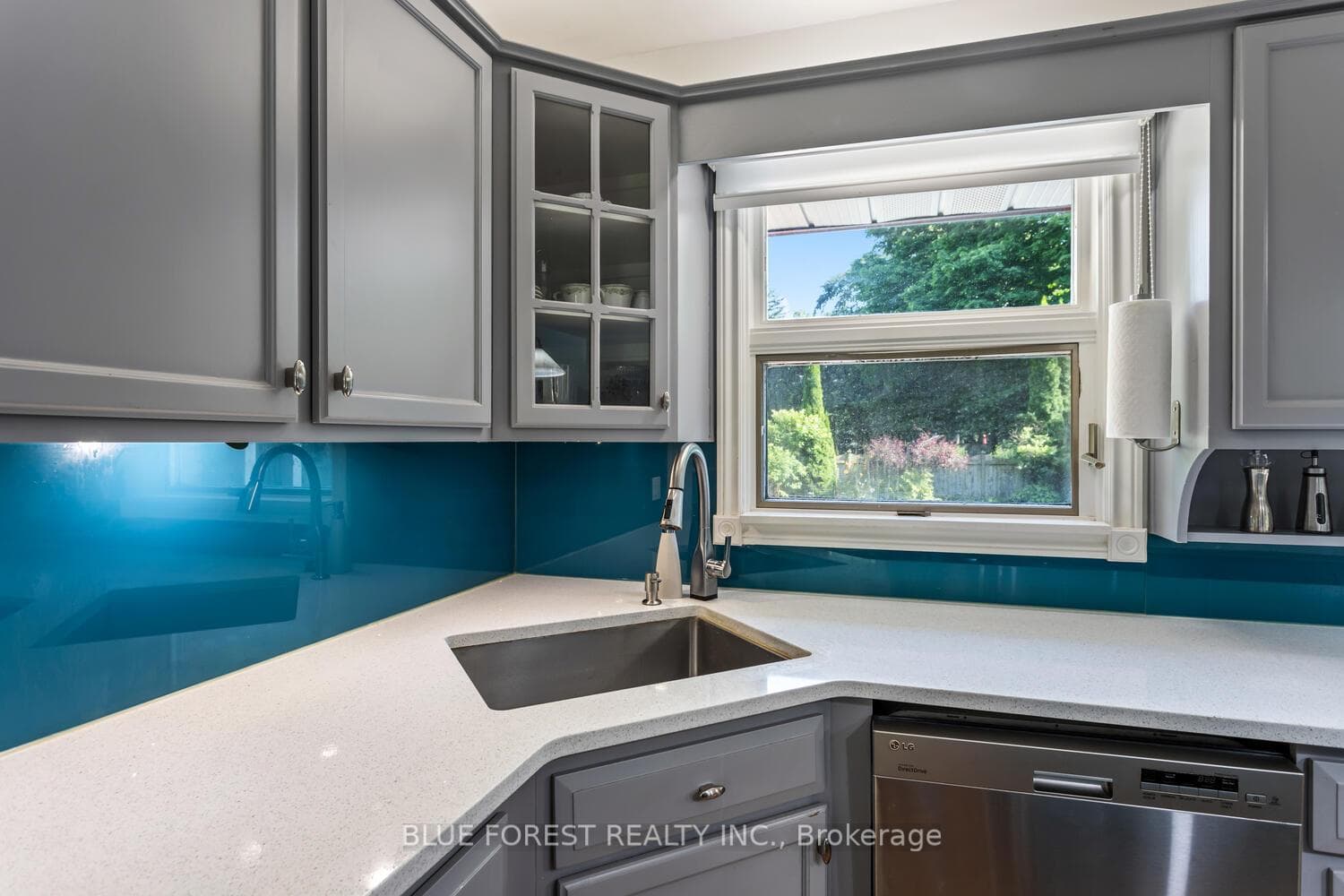 87 Sunray Avenue photo 12