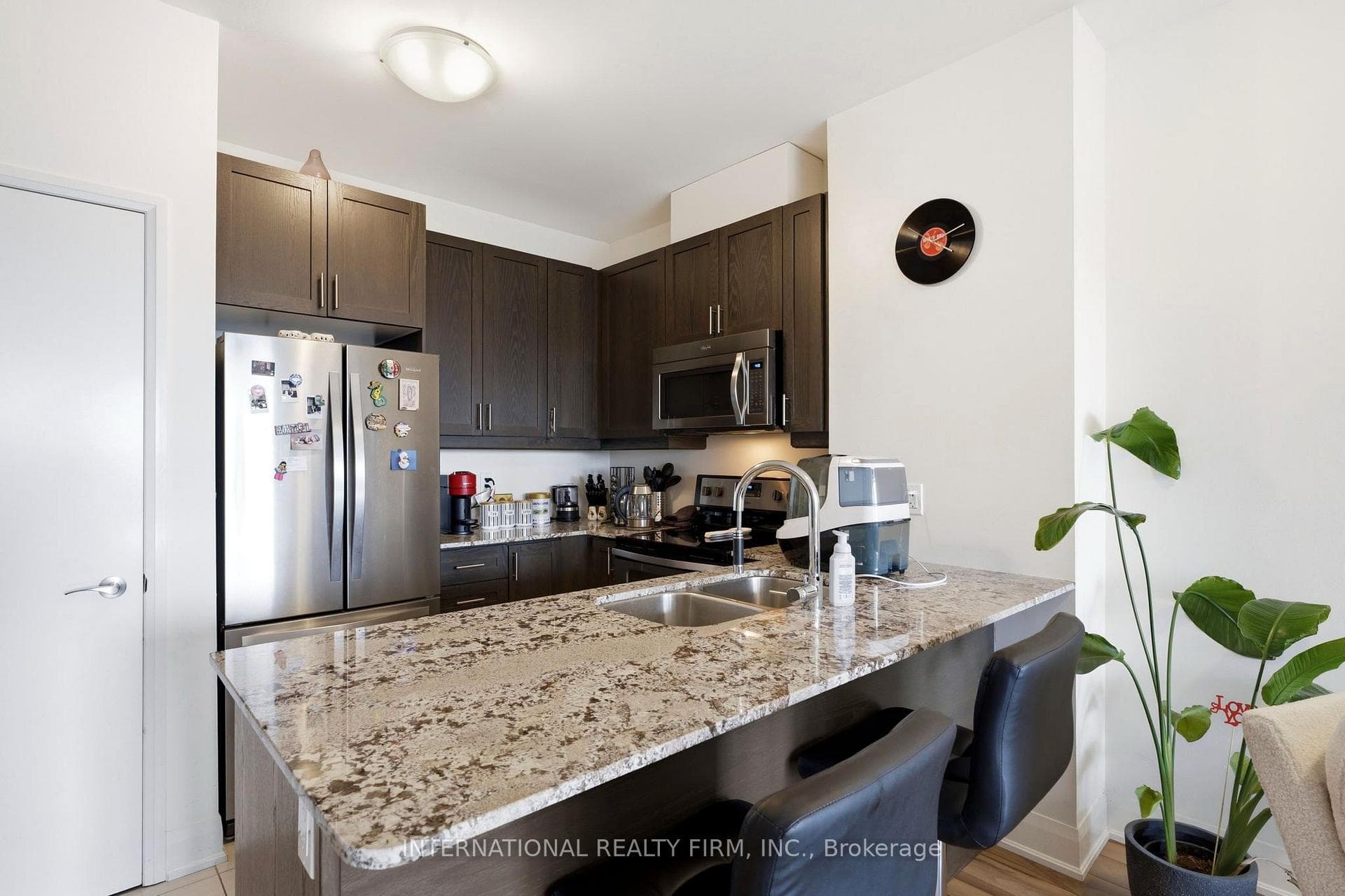 2900 Highway 7 Road Unit 519 photo 3