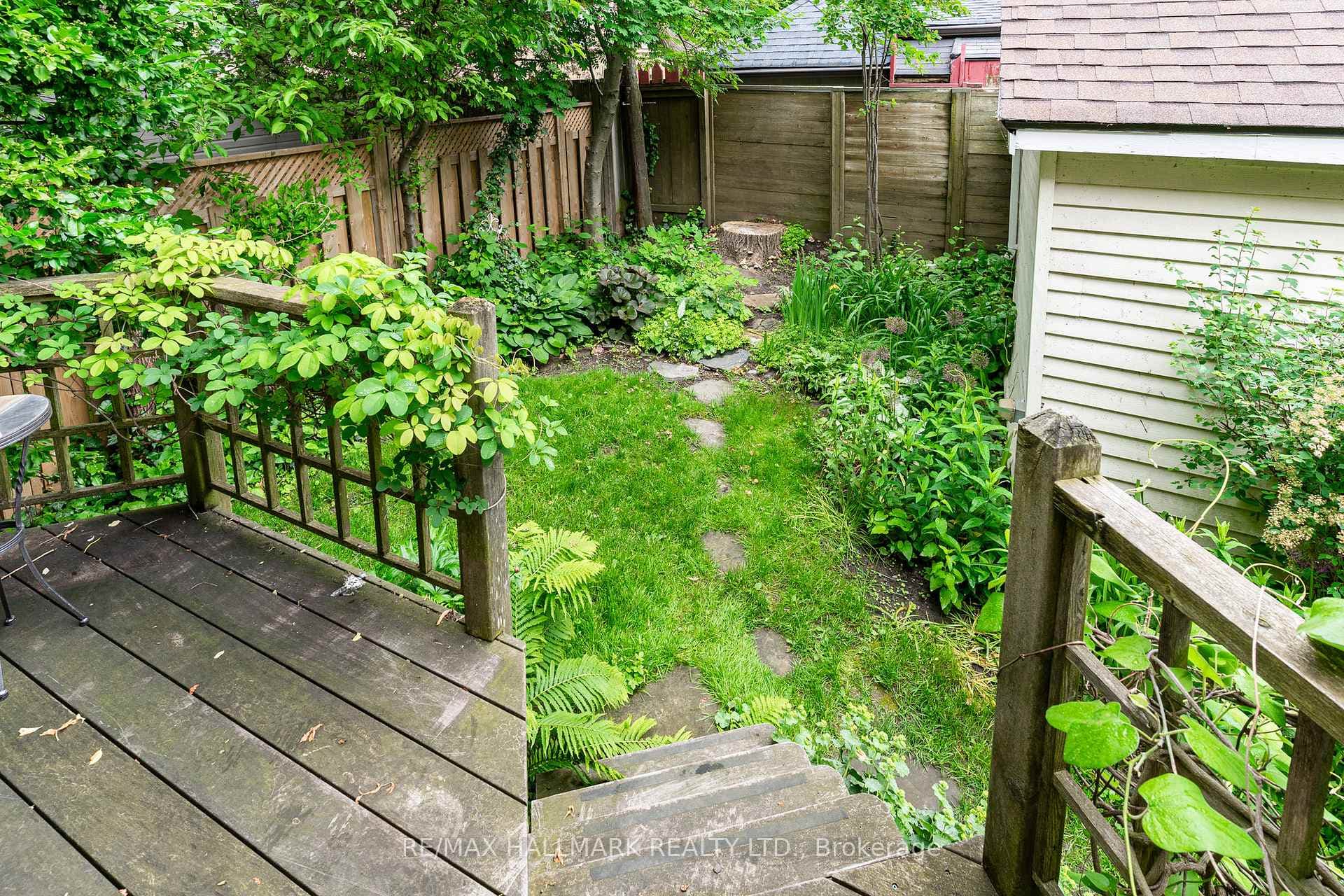 94 Alder Crescent photo 31