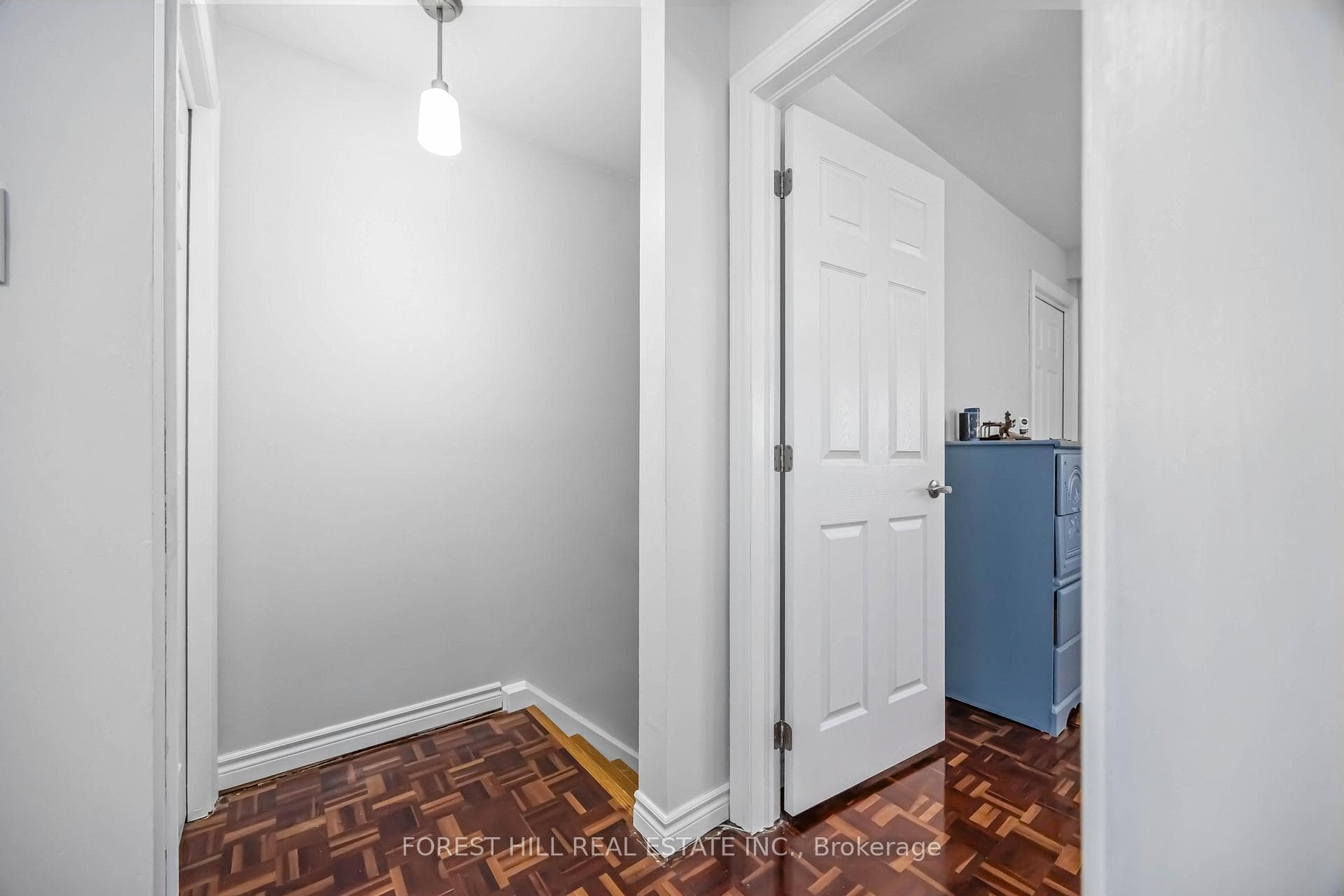 435 Silverstone Drive Unit 22 photo 32