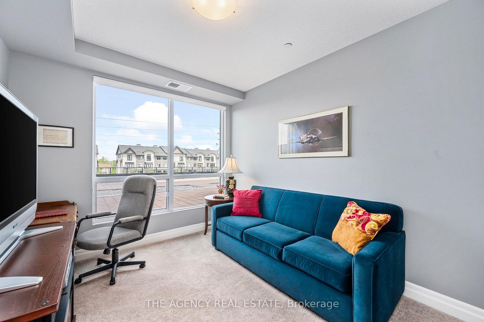 260 Villagewalk Boulevard Unit 204 photo 18
