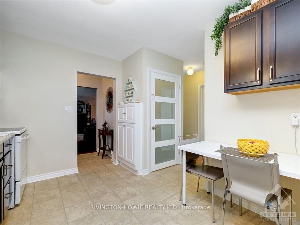 93 JASPER Avenue photo 14