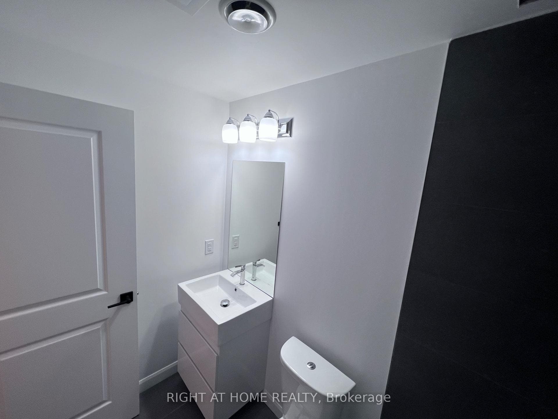 7 Erie Avenue Unit 711 photo 21