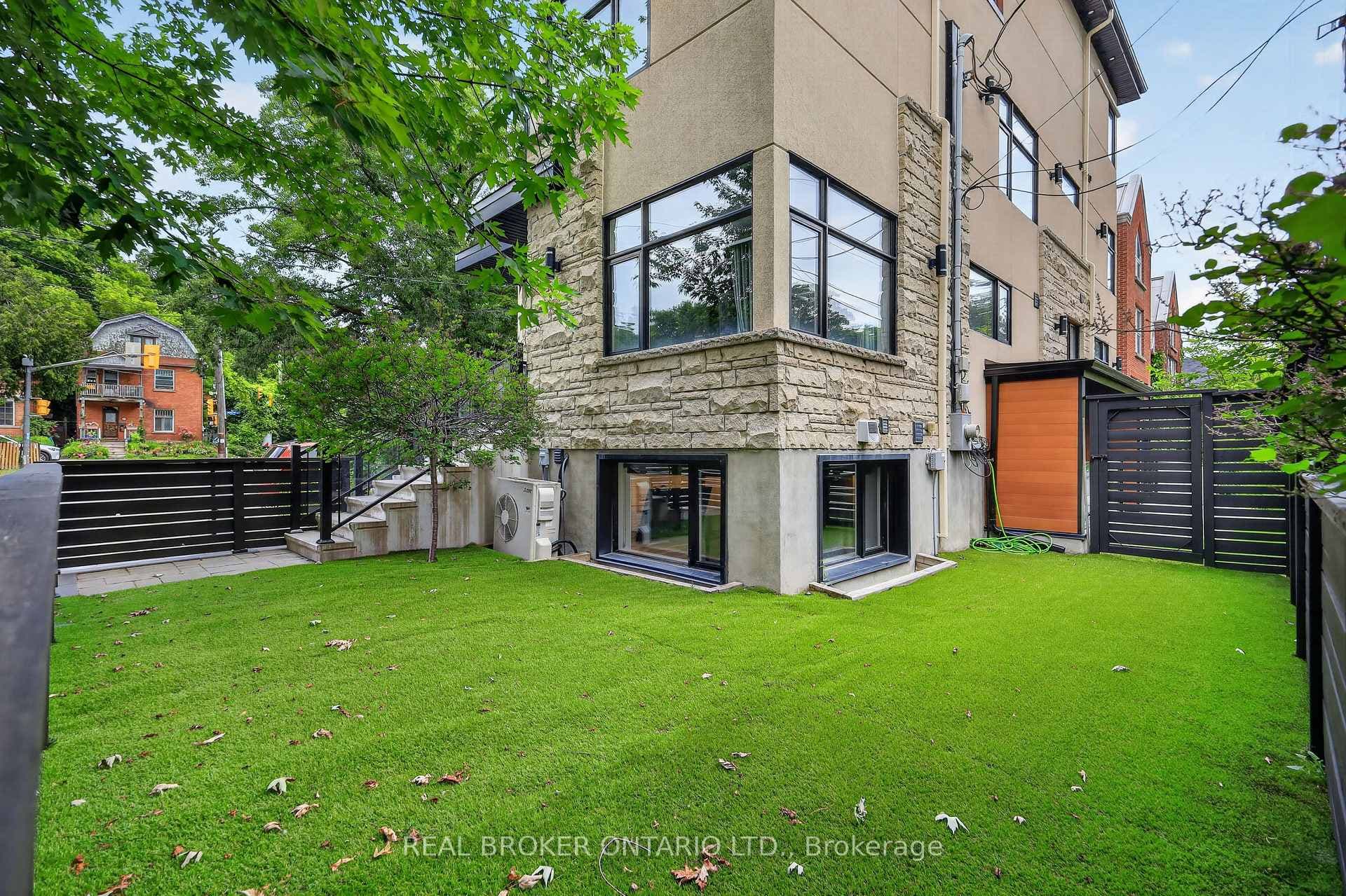 343 Riverdale Avenue photo 37