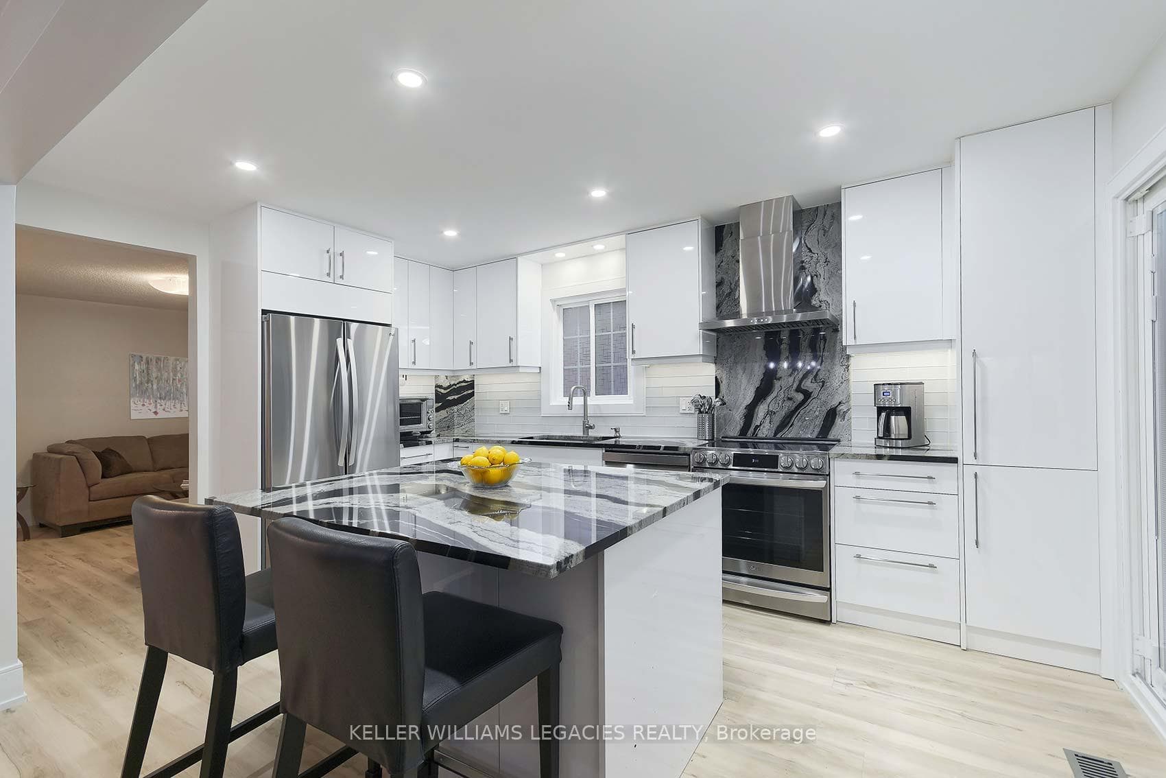 24 Newgate Place photo 1