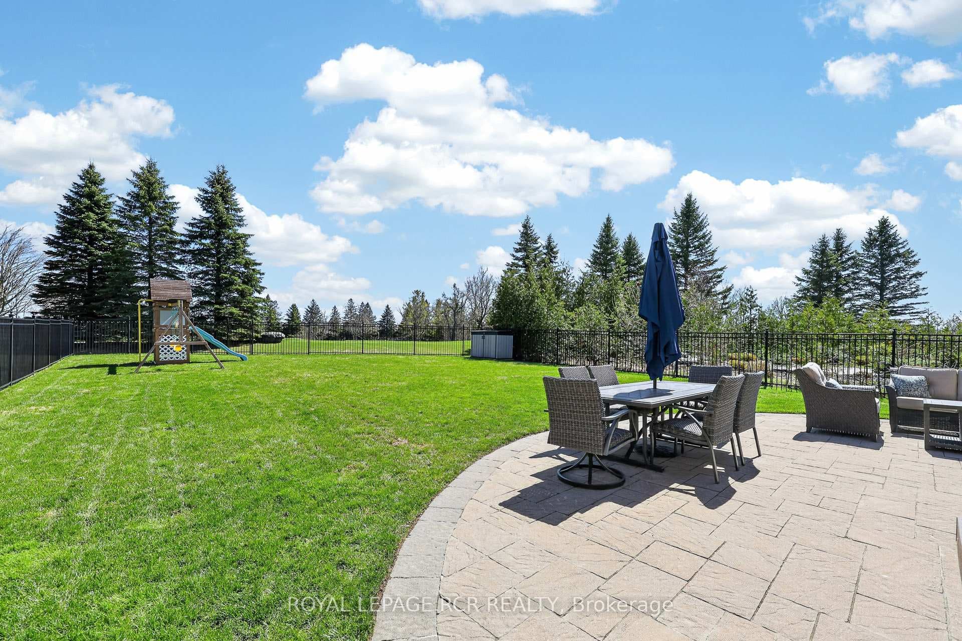 14 Emerald Heights Drive photo 28