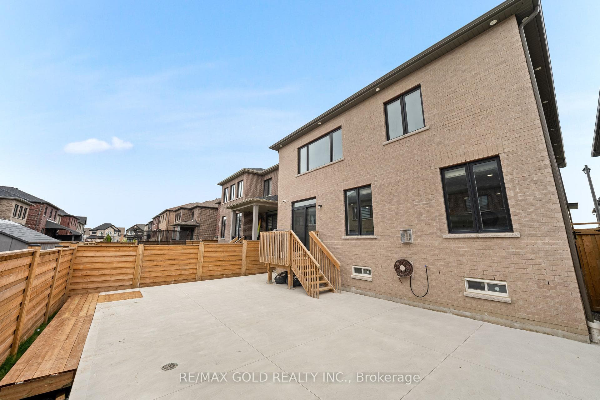 58 Stilton Avenue photo 27