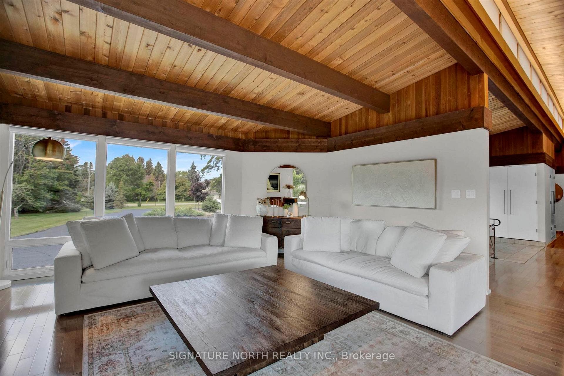 1577 Arthur Street W photo 24
