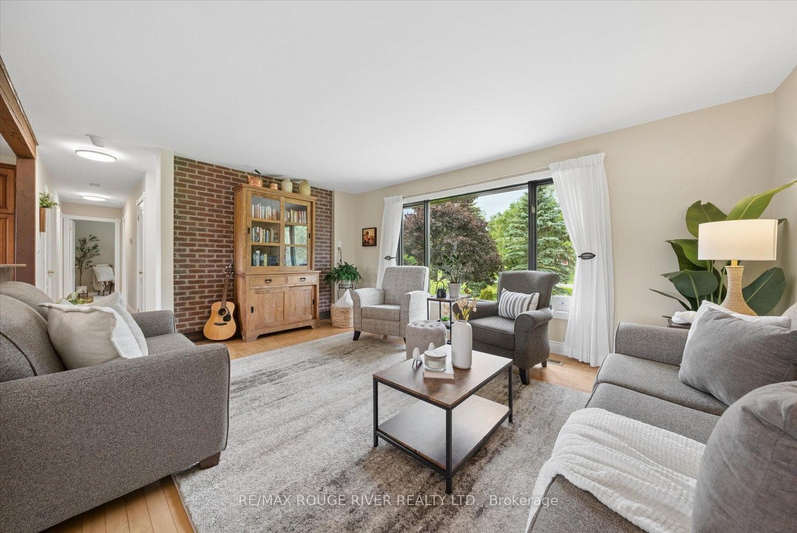 1325 Lakeshore Road photo 6