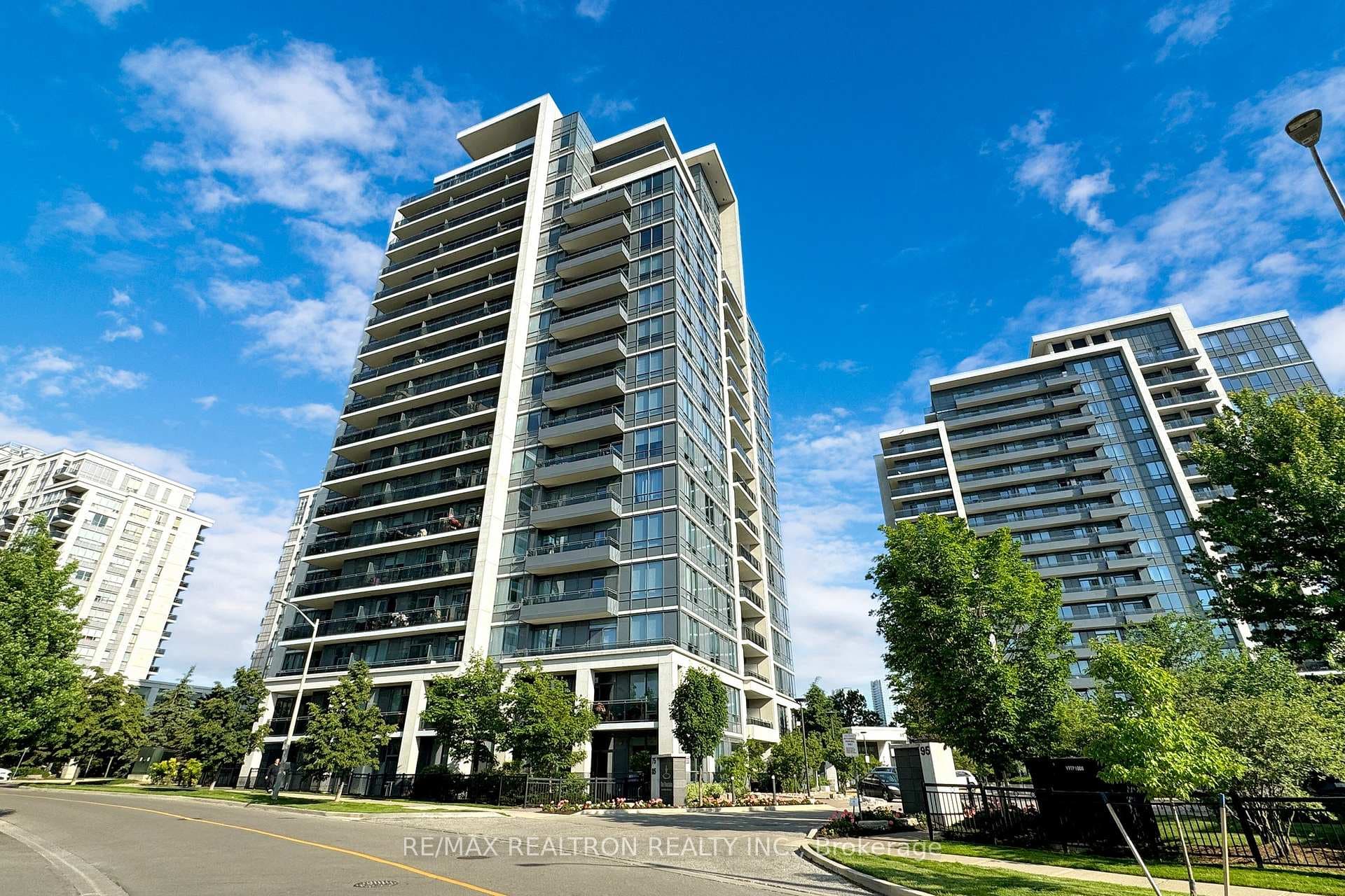 75 North Park Road Unit 707 photo 1
