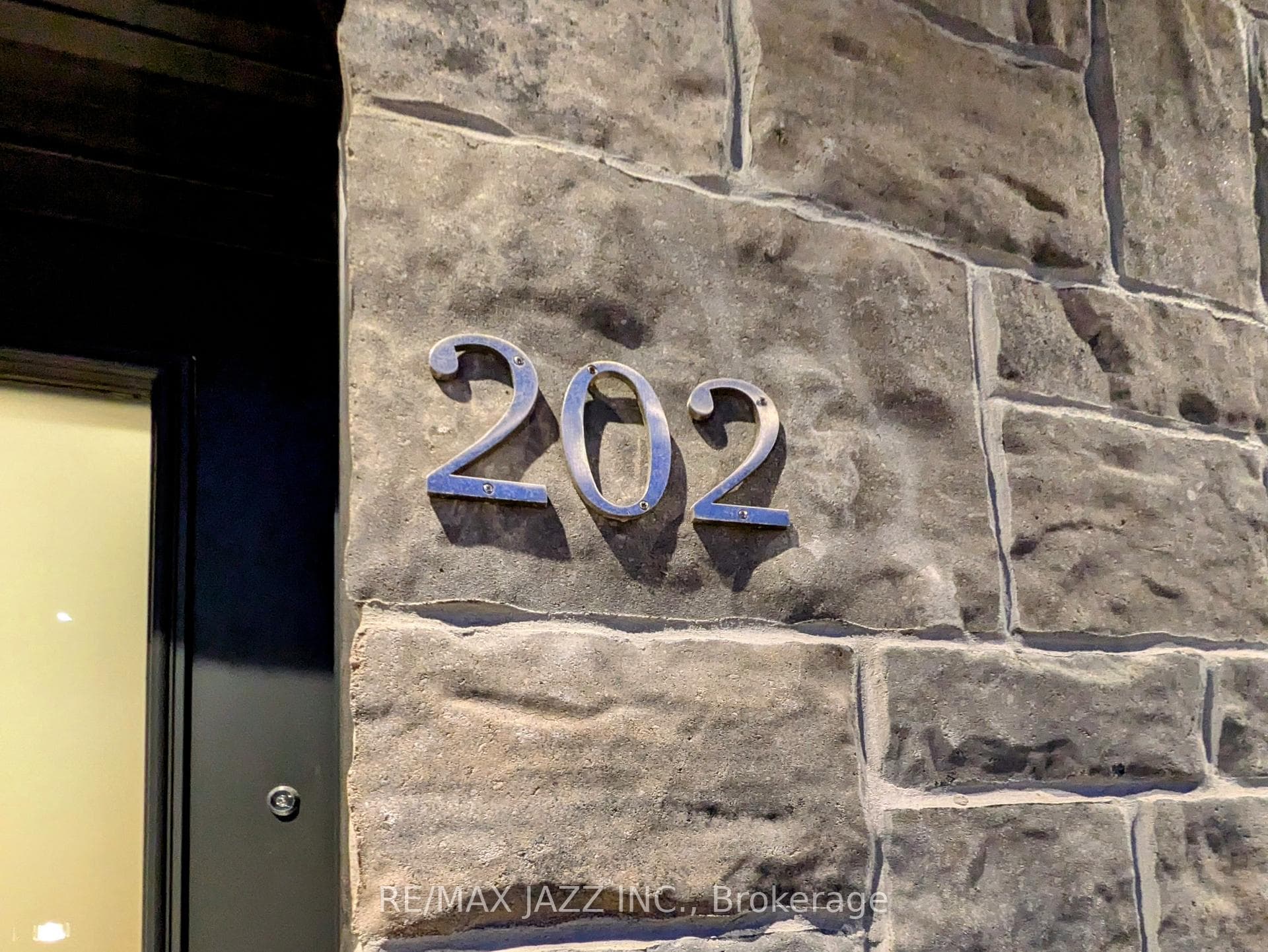 750 King Street Unit 202 photo 16