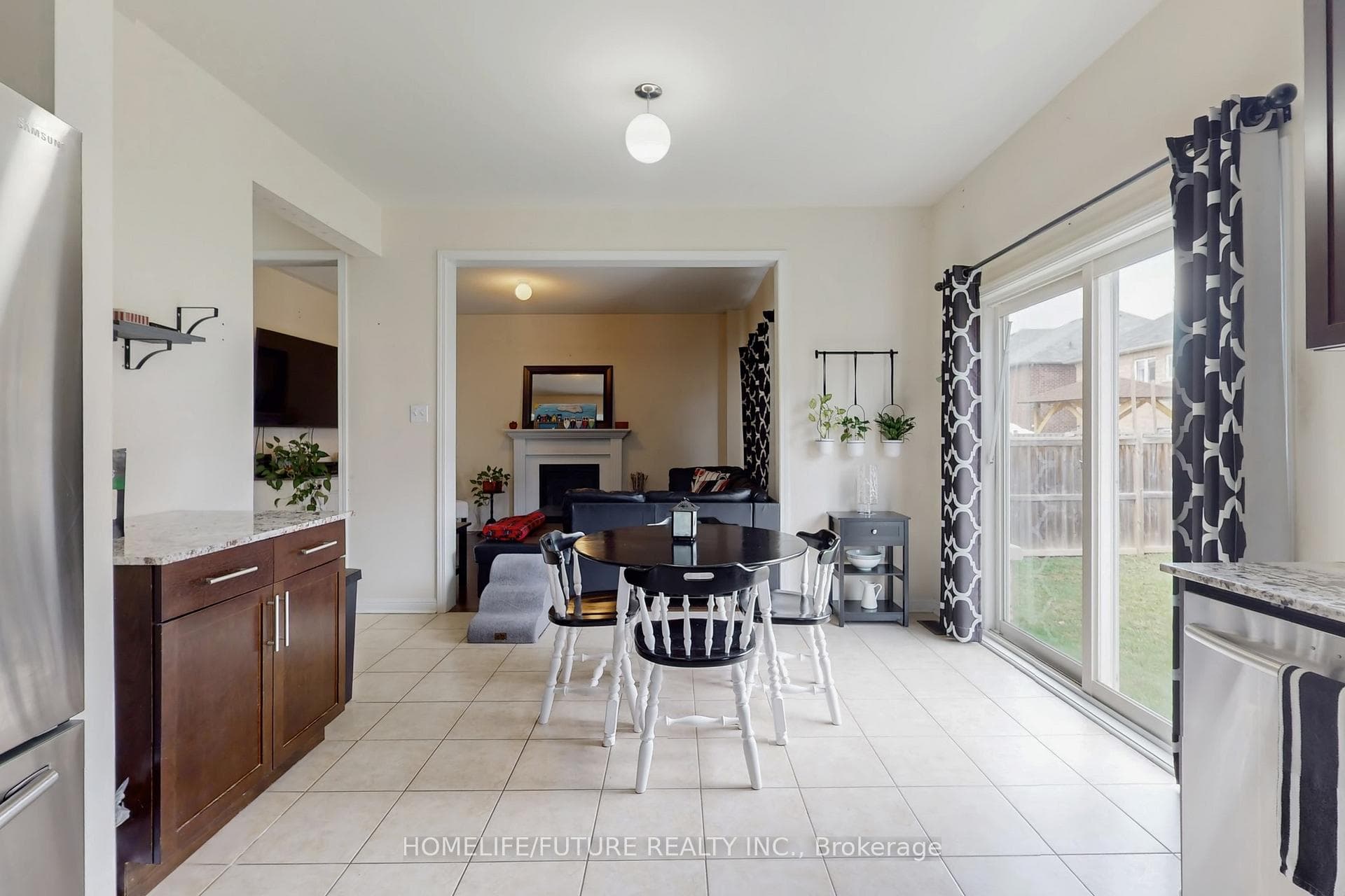 23 Edwin Carr Street photo 23