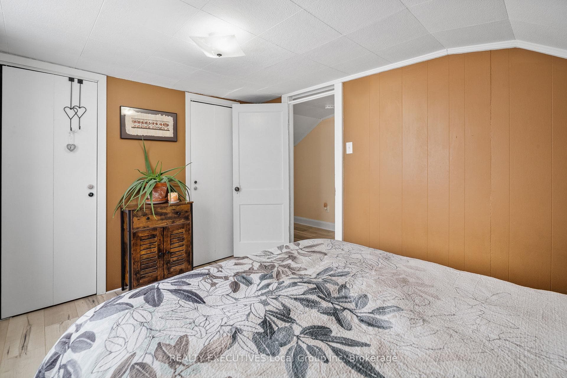 100 CAMPBELL Avenue photo 23