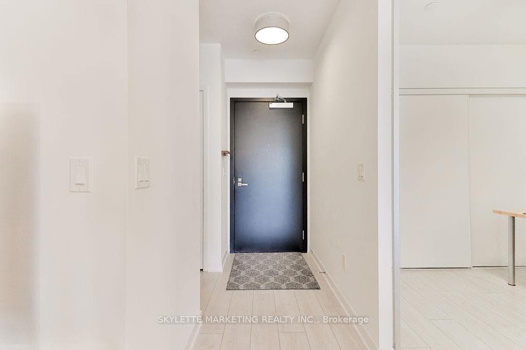 31 Tippett Road Unit 659 photo 6