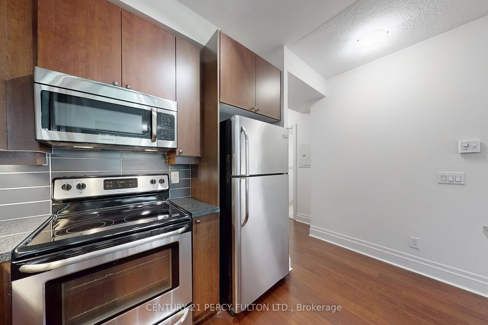 131 Upper Duke Crescent Unit 207 photo 19