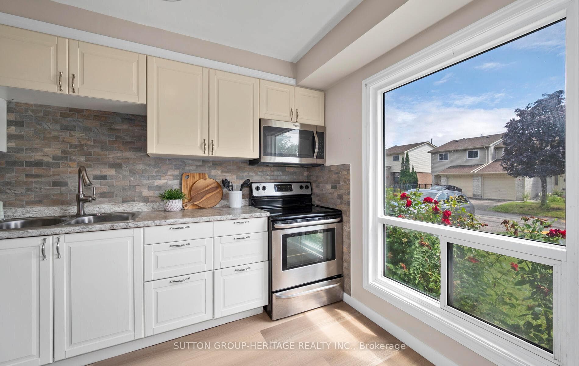 611 Galahad Drive Unit 24 photo 5