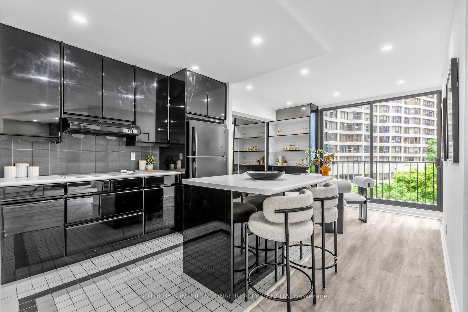 33 Harbour Square Unit 1008 photo 12