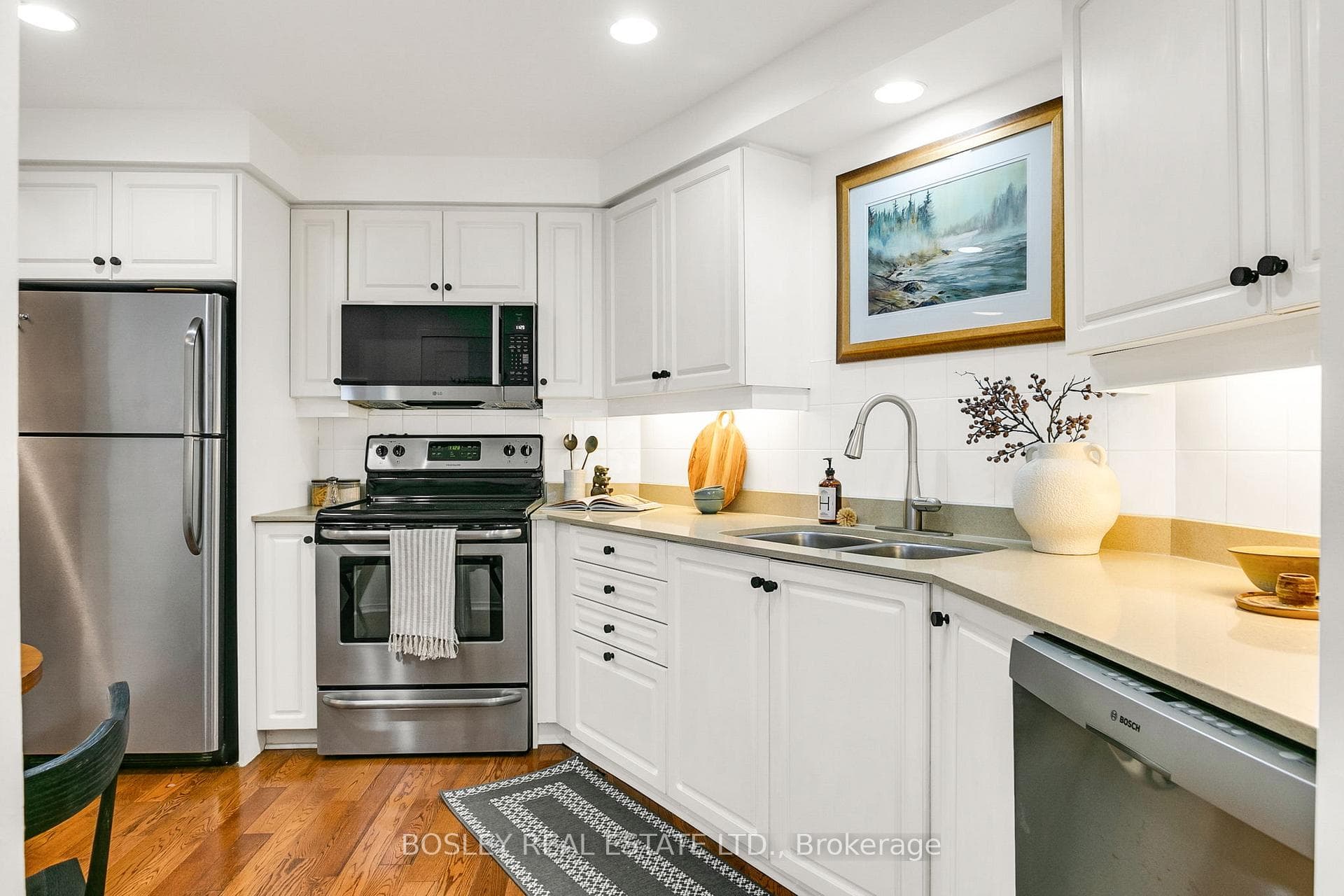 1818 Bayview Avenue Unit 405 photo 27