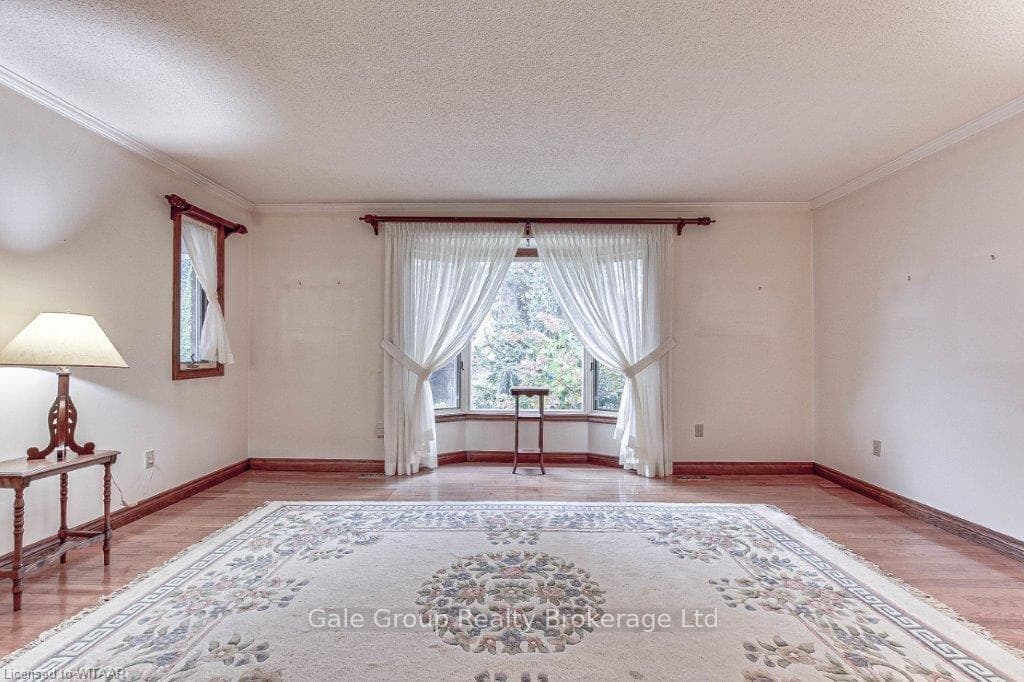 34 WINDERMERE Crescent photo 21