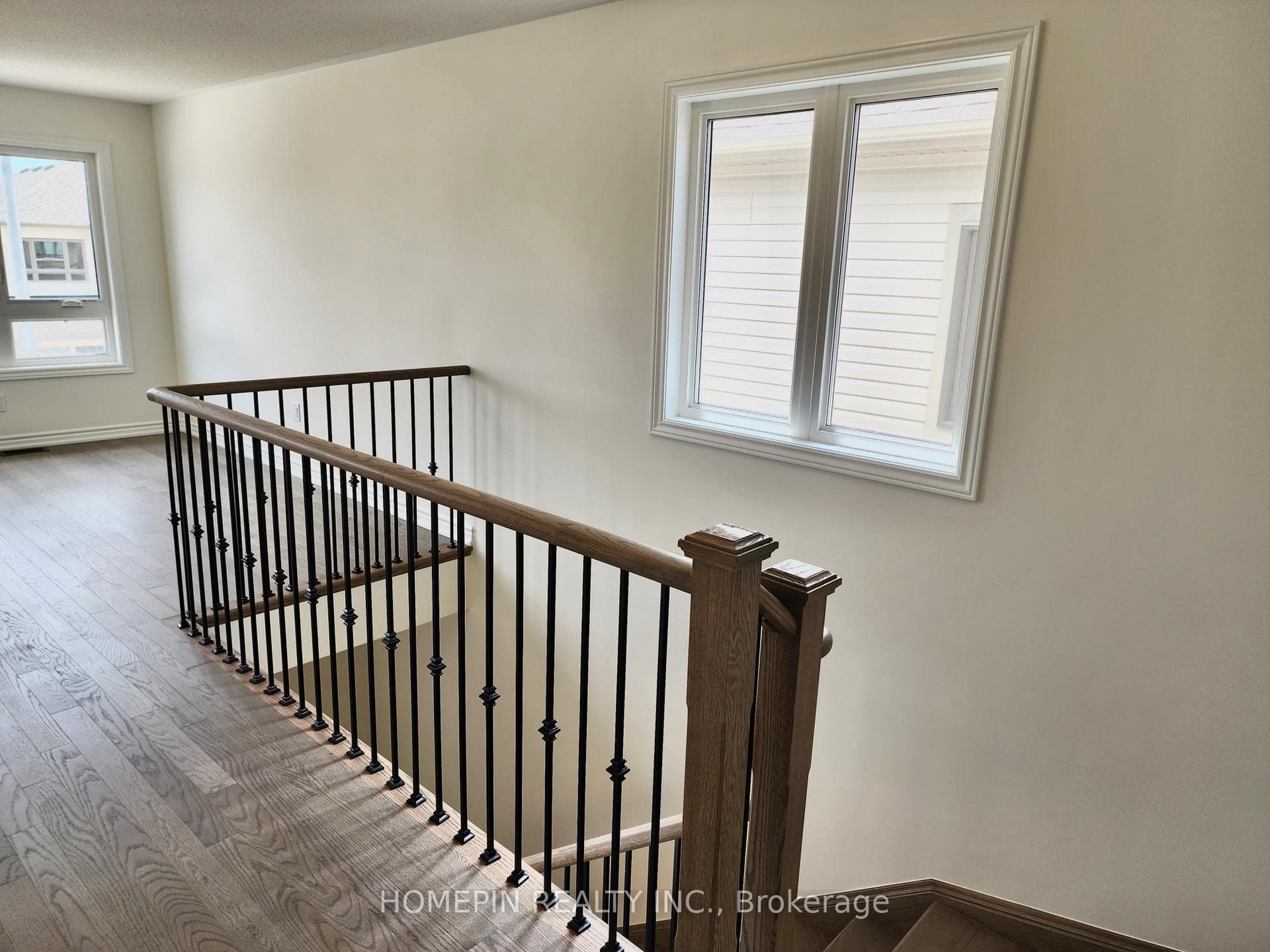 21 Phoenix Boulevard photo 6