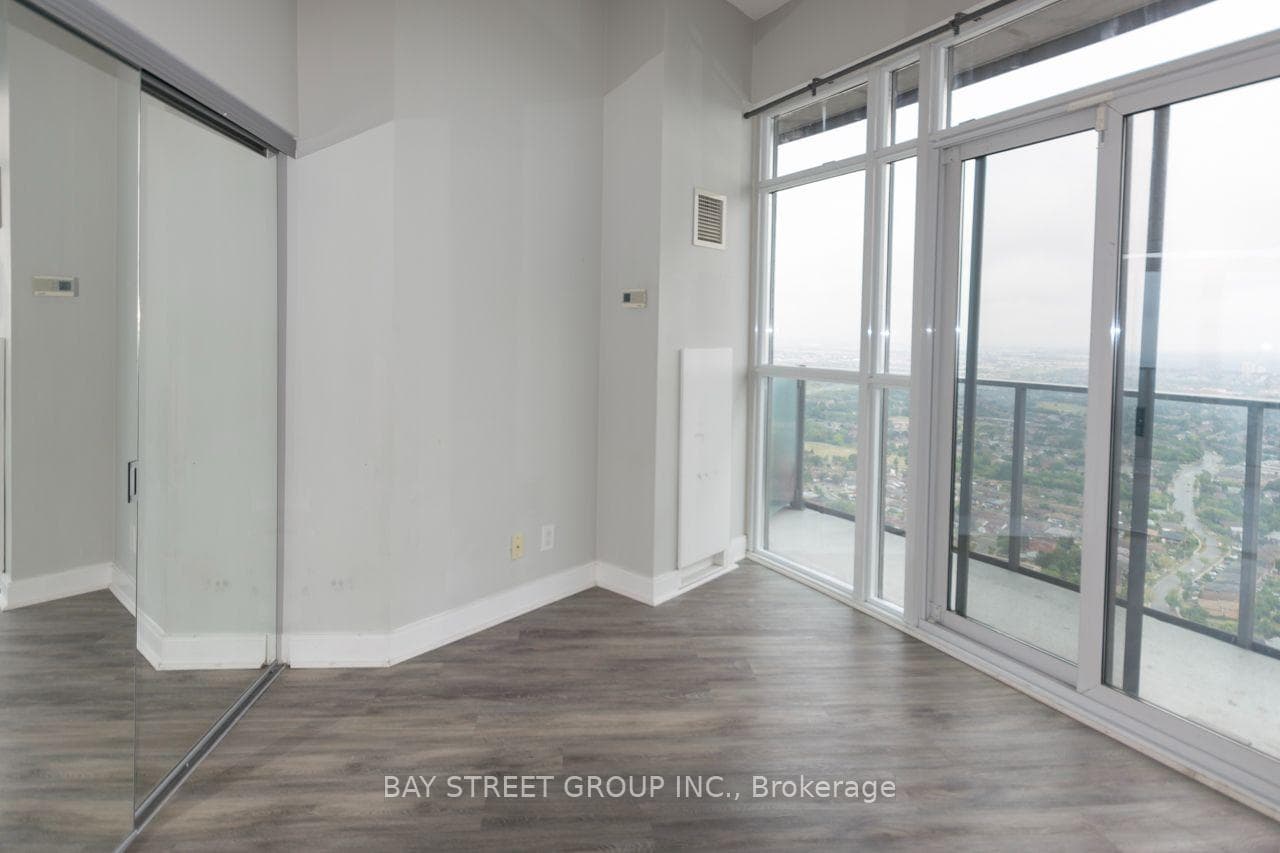 60 Absolute Avenue Unit 5006 photo 16