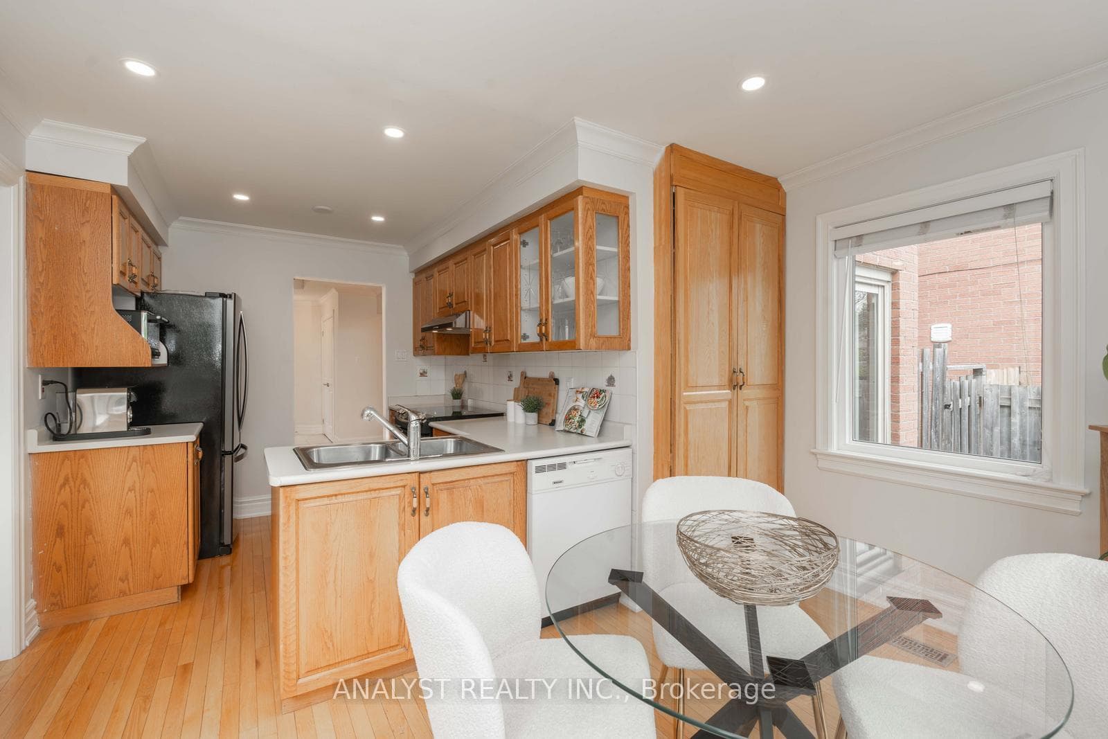 43 Fountainbridge Drive photo 17