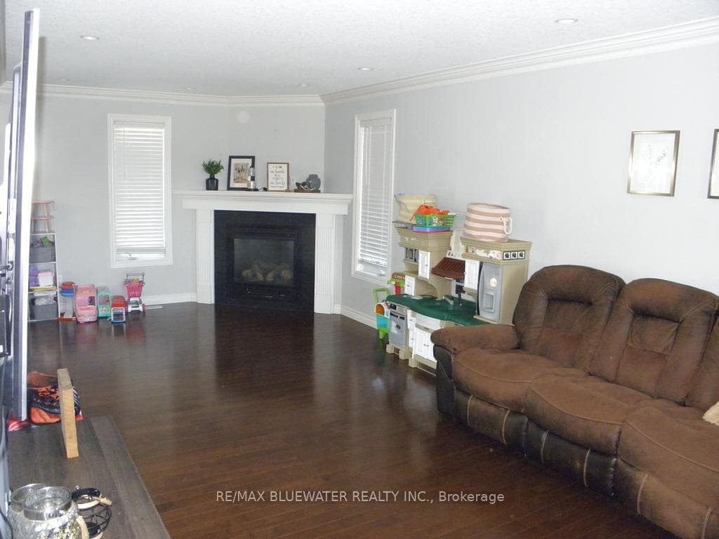 95 Deborah Drive photo 10