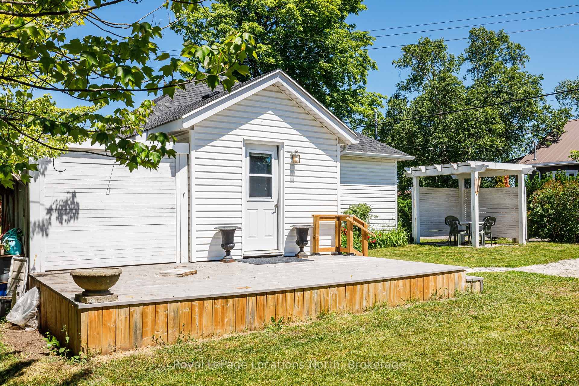 196 SIMCOE Street photo 25