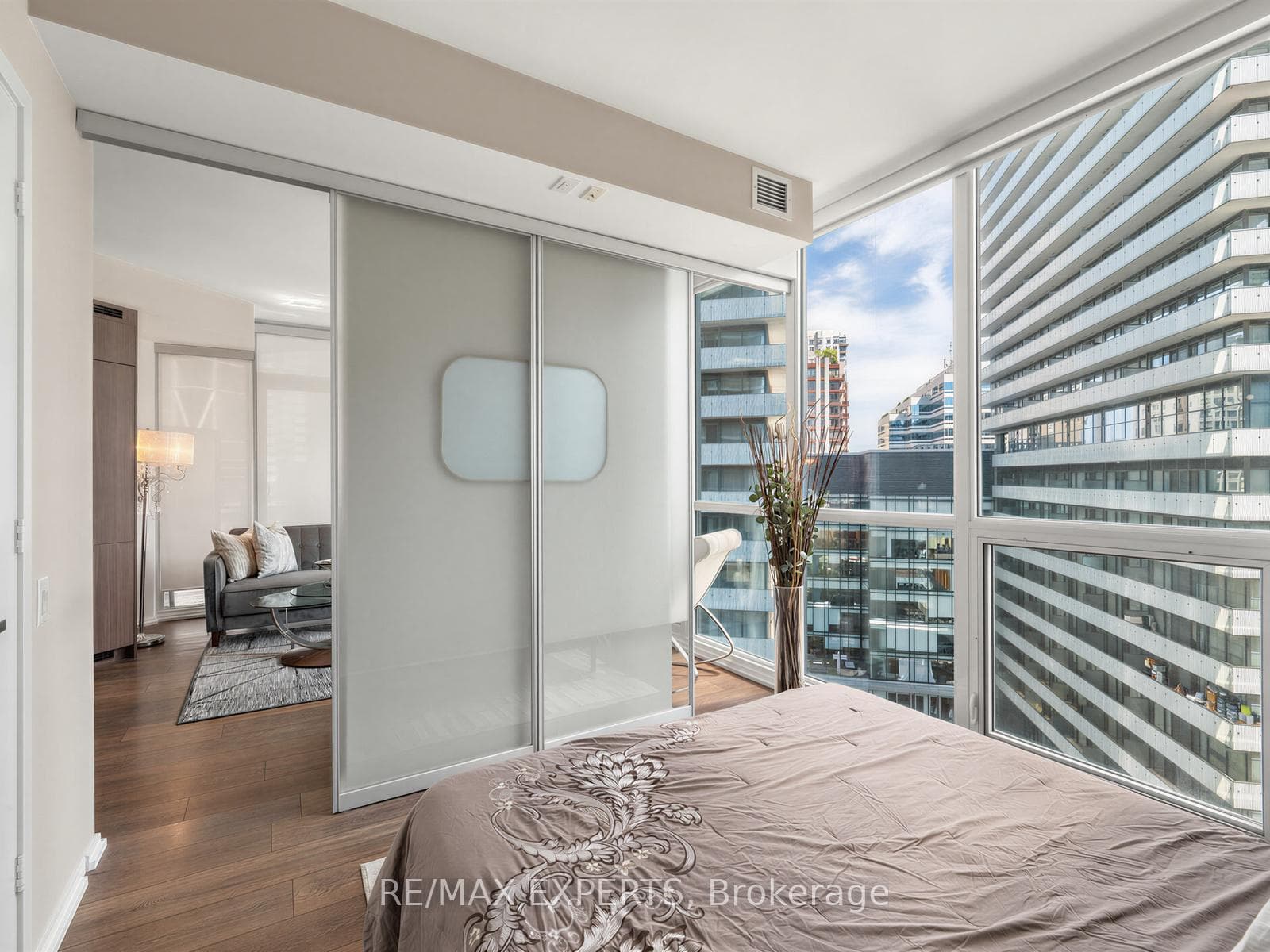 45 Charles Street Unit 1509 photo 18